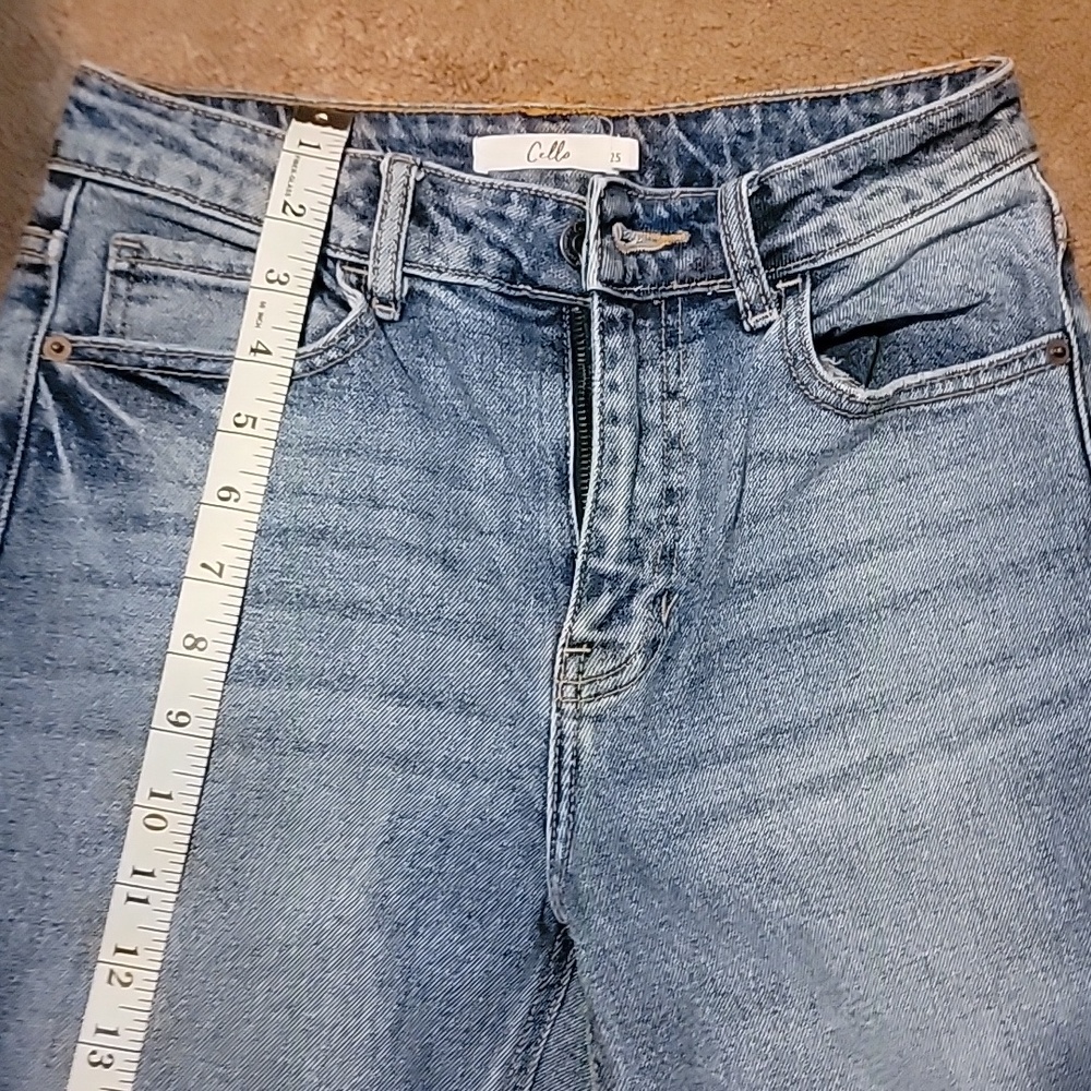 Jean - Picture 3 of 3